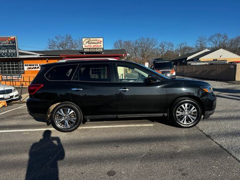 Used 2019 Nissan Pathfinder SL image 4