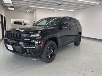 New 2025 Jeep Grand Cherokee L Limited w/ Black Appearance Package video 3