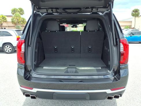 Used 2025 GMC Yukon Denali RWD image 21