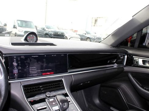 Used 2020 Porsche Panamera 4 image 22