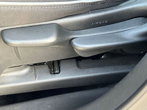 Used 2025 Chevrolet TrailBlazer LT image 23