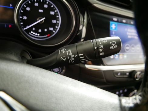 Used 2020 Buick Encore GX Preferred w/ Cold Weather Comfort Package FWD image 31