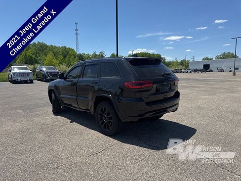 Used 2021 Jeep Grand Cherokee Laredo X AWD/4WD image 4