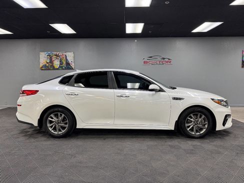Used 2019 Kia Optima LX image 14