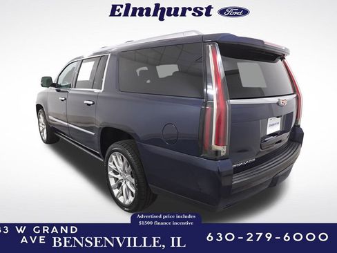 Used 2020 Cadillac Escalade ESV Premium Luxury image 3