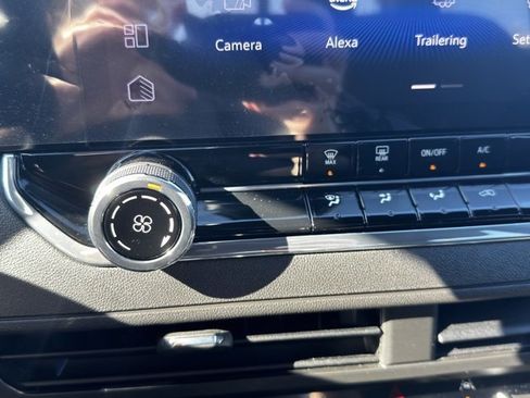 Certified 2024 Chevrolet Colorado Trail Boss w/ Advanced Trailering Package image 8