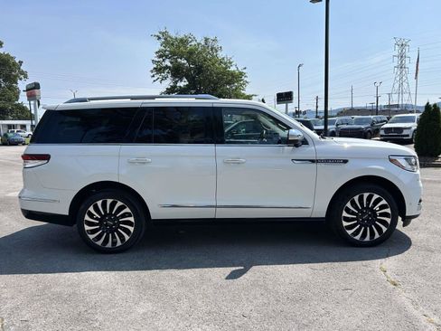 Used 2024 Lincoln Navigator Black Label AWD/4WD image 2