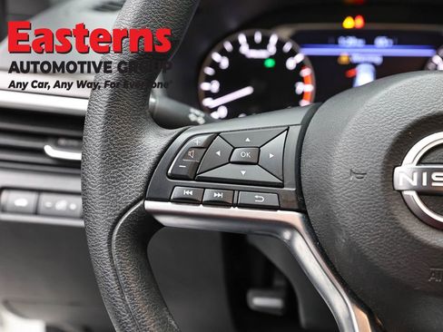 Used 2023 Nissan Altima 2.5 SV FWD image 15