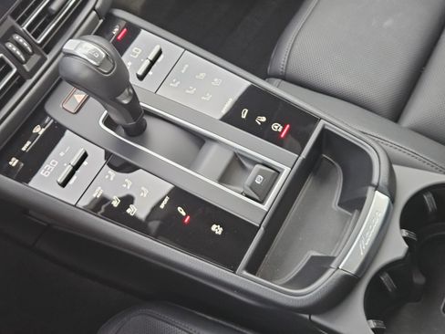 Certified 2025 Porsche Macan S image 20