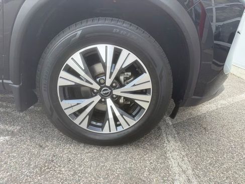 Used 2023 Nissan Rogue SV AWD/4WD image 23
