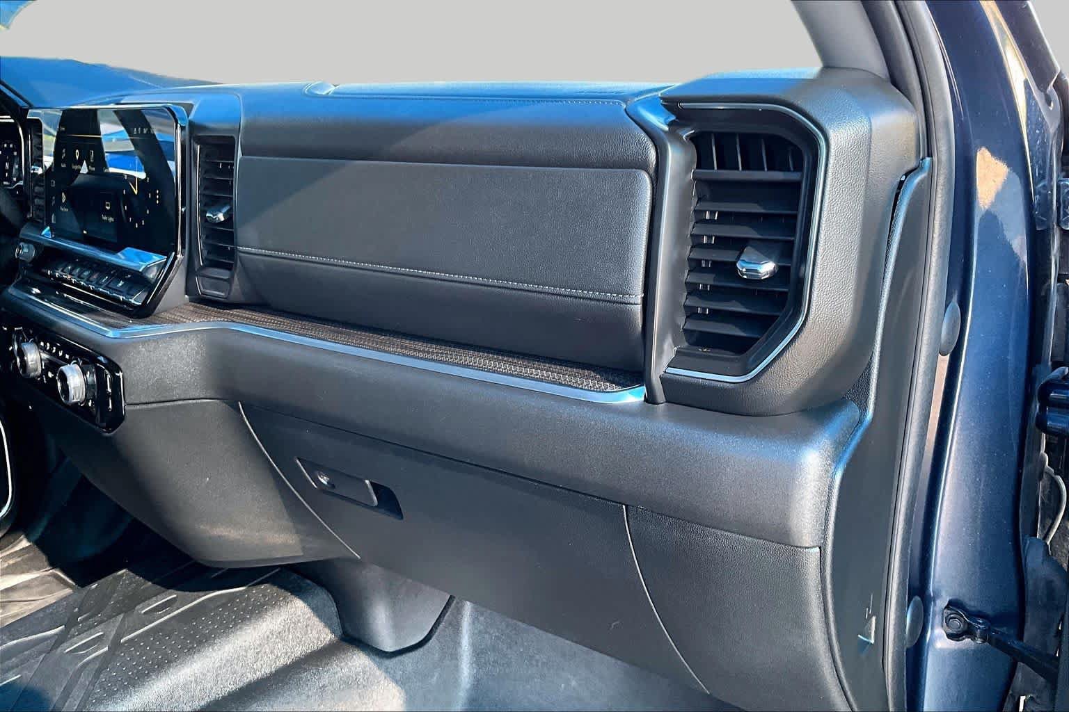 Used 2022 Chevrolet Silverado 1500 RST RWD image 18