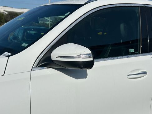 Used 2024 Mercedes-Benz GLE 450e 4MATIC image 10