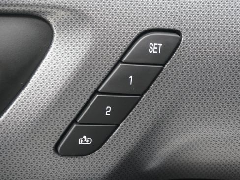 Used 2021 Chevrolet Traverse Premier w/ Redline Edition FWD image 17