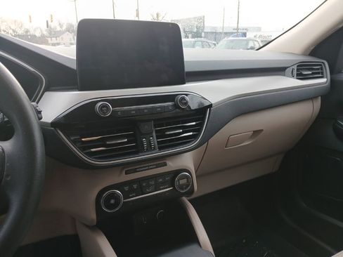 Used 2020 Ford Escape SE image 21