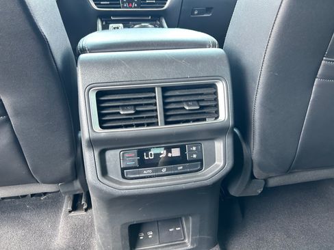 Used 2024 Volkswagen Atlas SE FWD image 30