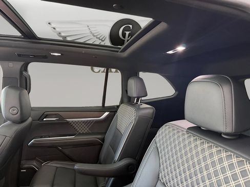 Used 2024 GMC Acadia Denali w/ LPO, Floor Liner Package FWD image 13