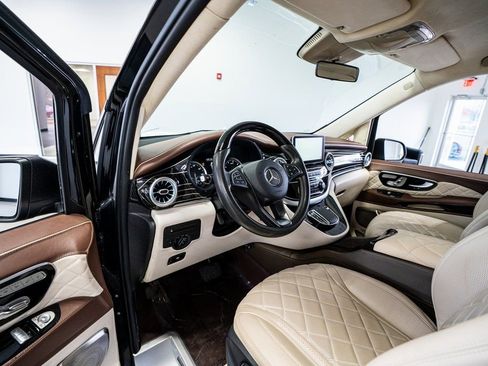 Used 2020 Mercedes-Benz Metris Passenger image 29