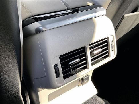 Used 2022 Land Rover Range Rover Velar R-Dynamic S image 33