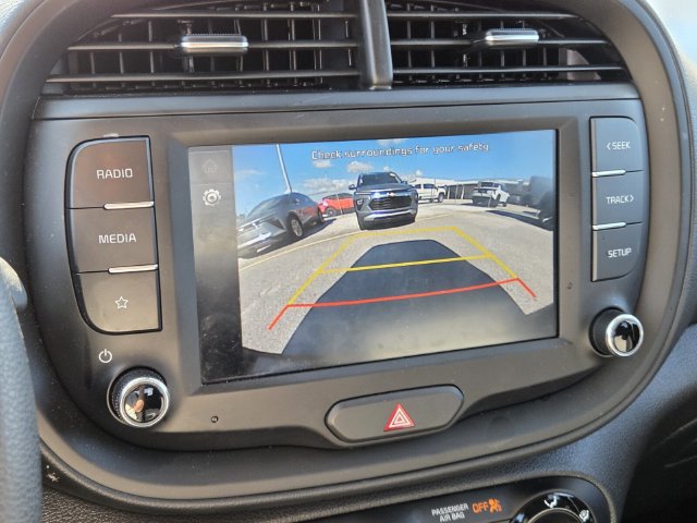 Used 2025 Kia Soul LX w/ LX Technology Package FWD image 24