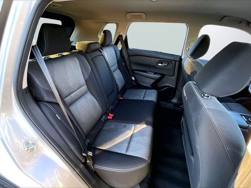 Used 2024 Nissan Rogue SV image 22