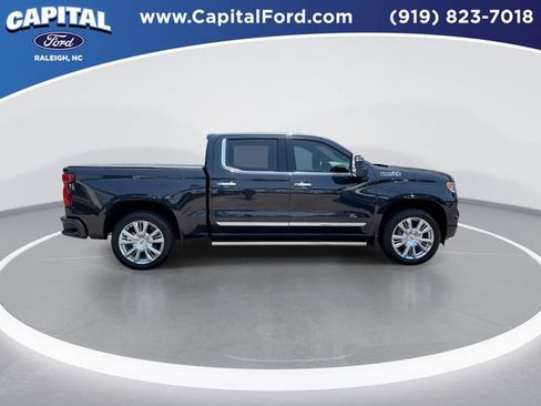 Used 2024 Chevrolet Silverado 1500 High Country w/ High Country Premium Package AWD/4WD image 9