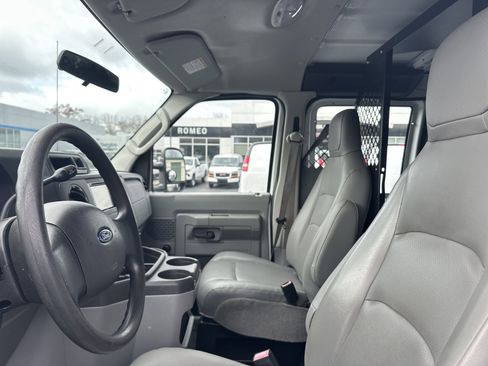 Used 2012 Ford E-150 and Econoline 150 image 12