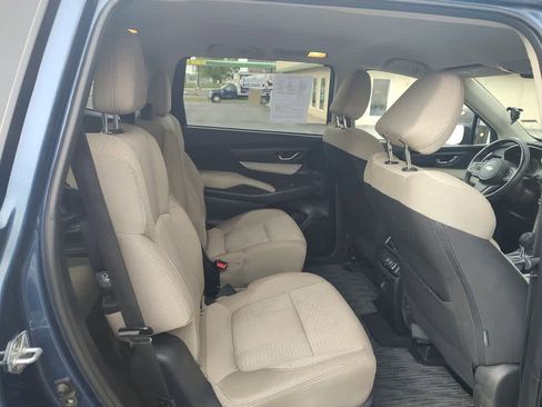Used 2022 Subaru Ascent Premium w/ Convenience Package AWD/4WD image 3