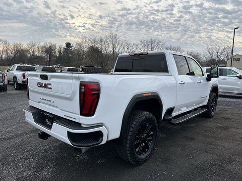 Used 2024 GMC Sierra 2500 Denali image 5