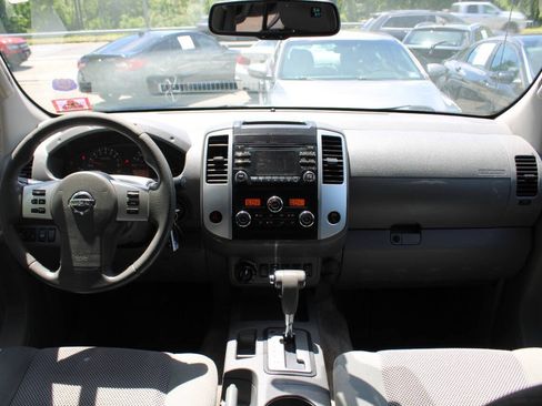 Used 2014 Nissan Frontier SV w/ SV Value Truck Package AWD/4WD image 33