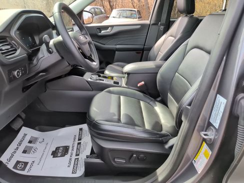 Used 2023 Ford Escape Platinum image 19