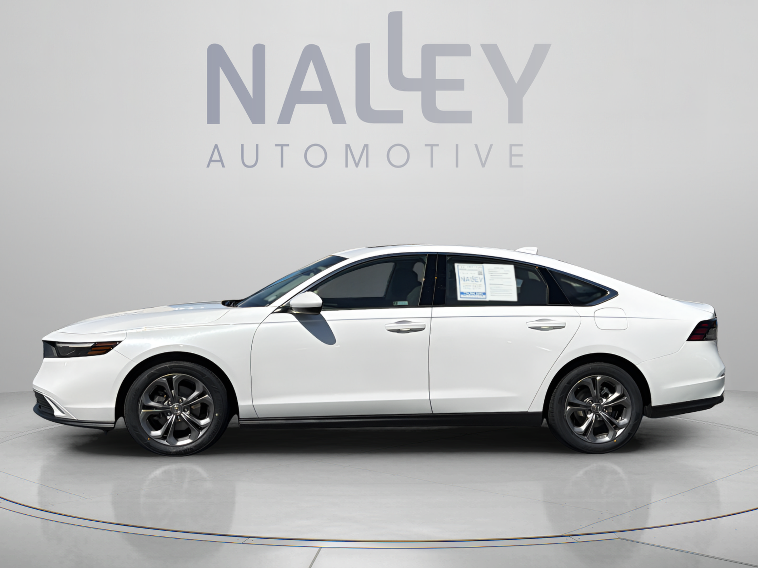 Used 2024 Honda Accord EX image 2