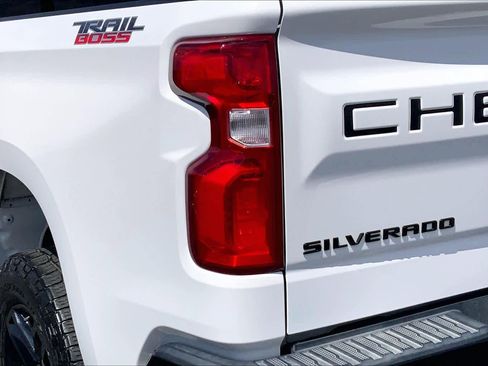 Used 2020 Chevrolet Silverado 1500 LT Trail Boss AWD/4WD image 29