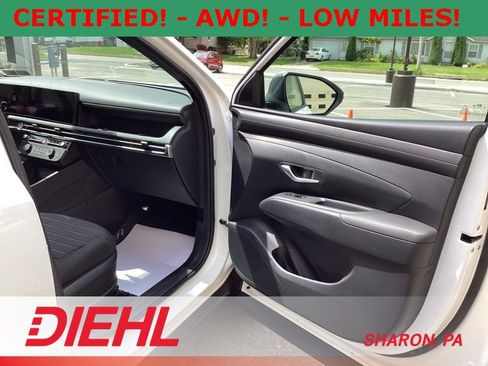 Certified 2025 Hyundai Santa Cruz SE image 16