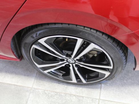 Used 2020 Nissan Sentra SR w/ Premium Package image 31