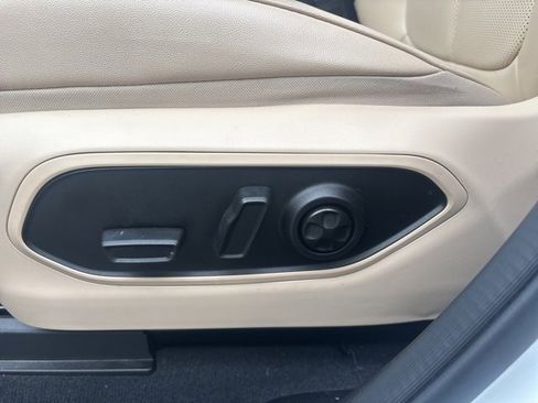 Used 2024 Jeep Grand Cherokee L Limited w/ Luxury Tech Group II image 17