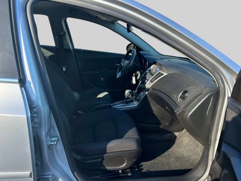 Used 2013 Chevrolet Cruze LT image 16