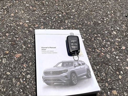 Used 2023 Volkswagen Atlas SE w/ Black Wheel Package AWD/4WD image 10