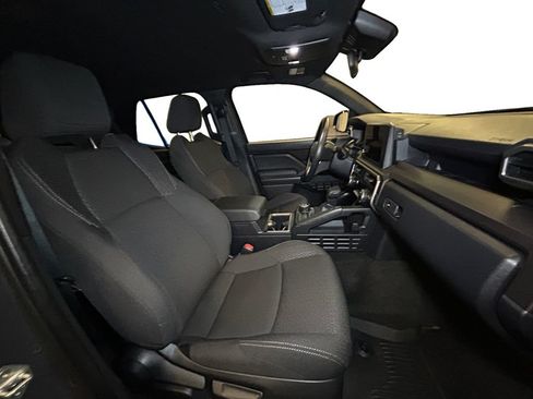 Certified 2025 Toyota 4Runner SR5 AWD/4WD image 15