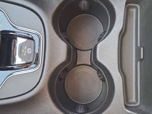 Used 2019 Jeep Cherokee Limited w/ Luxury Group image 17