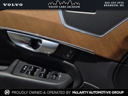 Used 2024 Volvo XC90 B5 Plus w/ Protection Package Premier AWD/4WD image 18