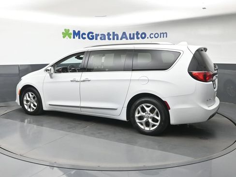 Used 2020 Chrysler Pacifica Limited FWD image 26