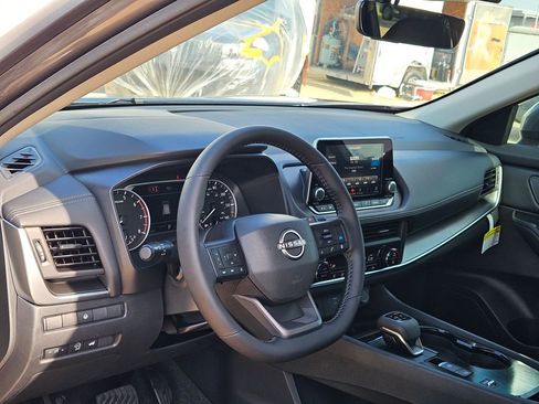 New 2026 Nissan Rogue SV FWD image 11