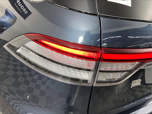 Used 2023 Lincoln Aviator Reserve image 28