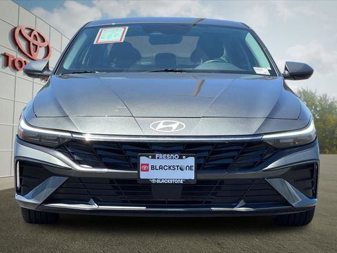 Used 2025 Hyundai Elantra SEL FWD image 8