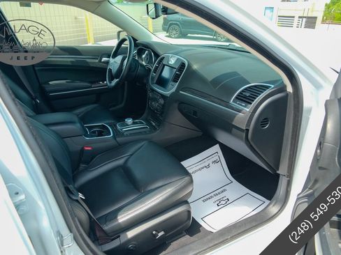 Used 2021 Chrysler 300 Touring L AWD/4WD image 12