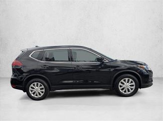 Used 2018 Nissan Rogue S video 4