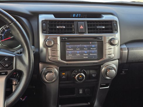 Used 2014 Toyota 4Runner SR5 AWD/4WD image 16