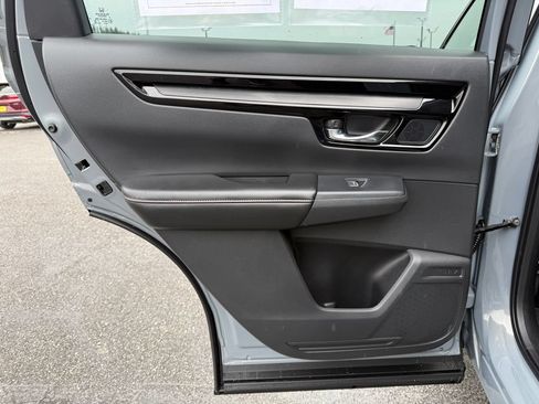 Used 2025 Honda CR-V Sport Touring image 31