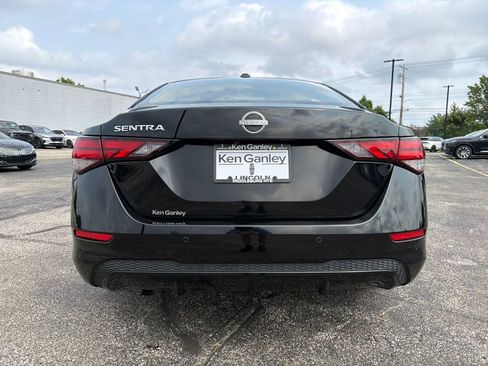 Used 2025 Nissan Sentra SV FWD image 8