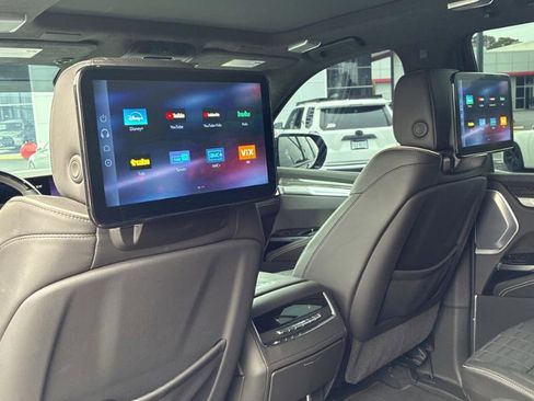 Certified 2026 Cadillac Escalade V w/ LPO, ONYX Package AWD/4WD image 14